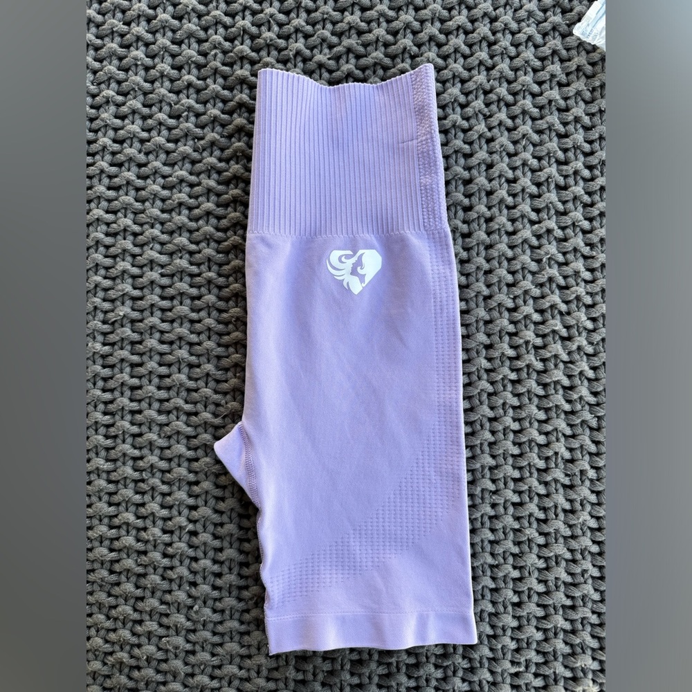 Power Seamless Cycling Shorts
Color: Lilac Small size - Picture 6 of 6